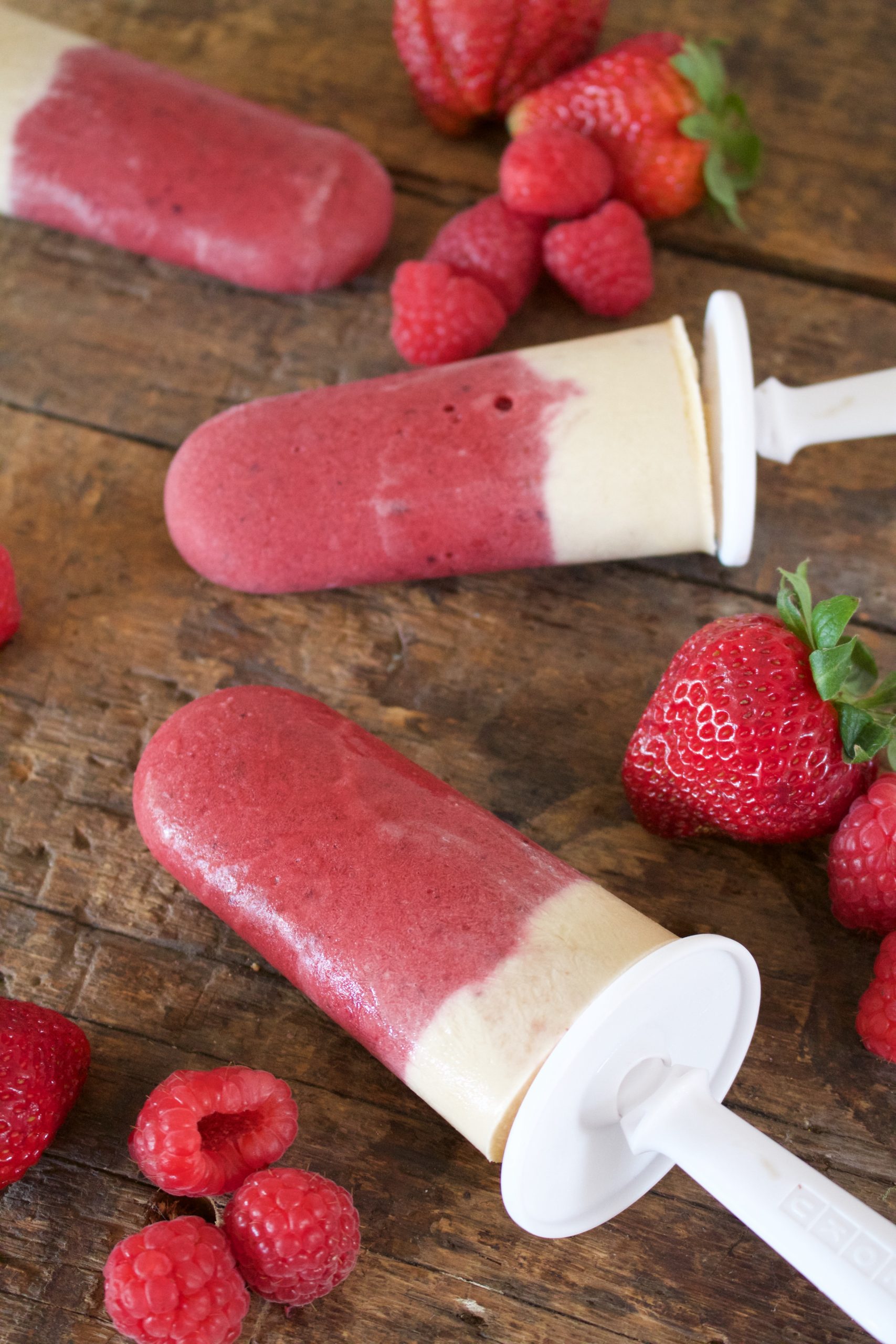 Berry & Coconut Icy Poles Danielle Minnebo